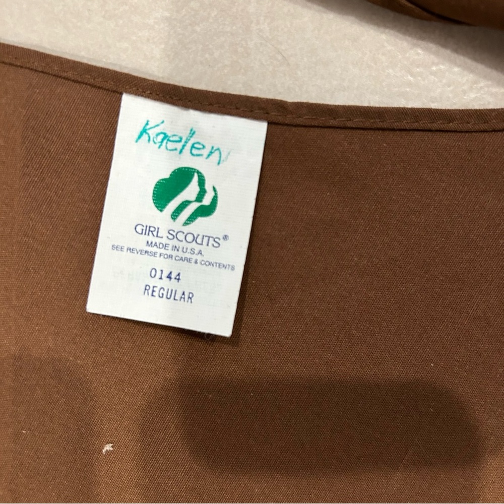Girls Scout brown sash. Size regular - Picture 7 of 8